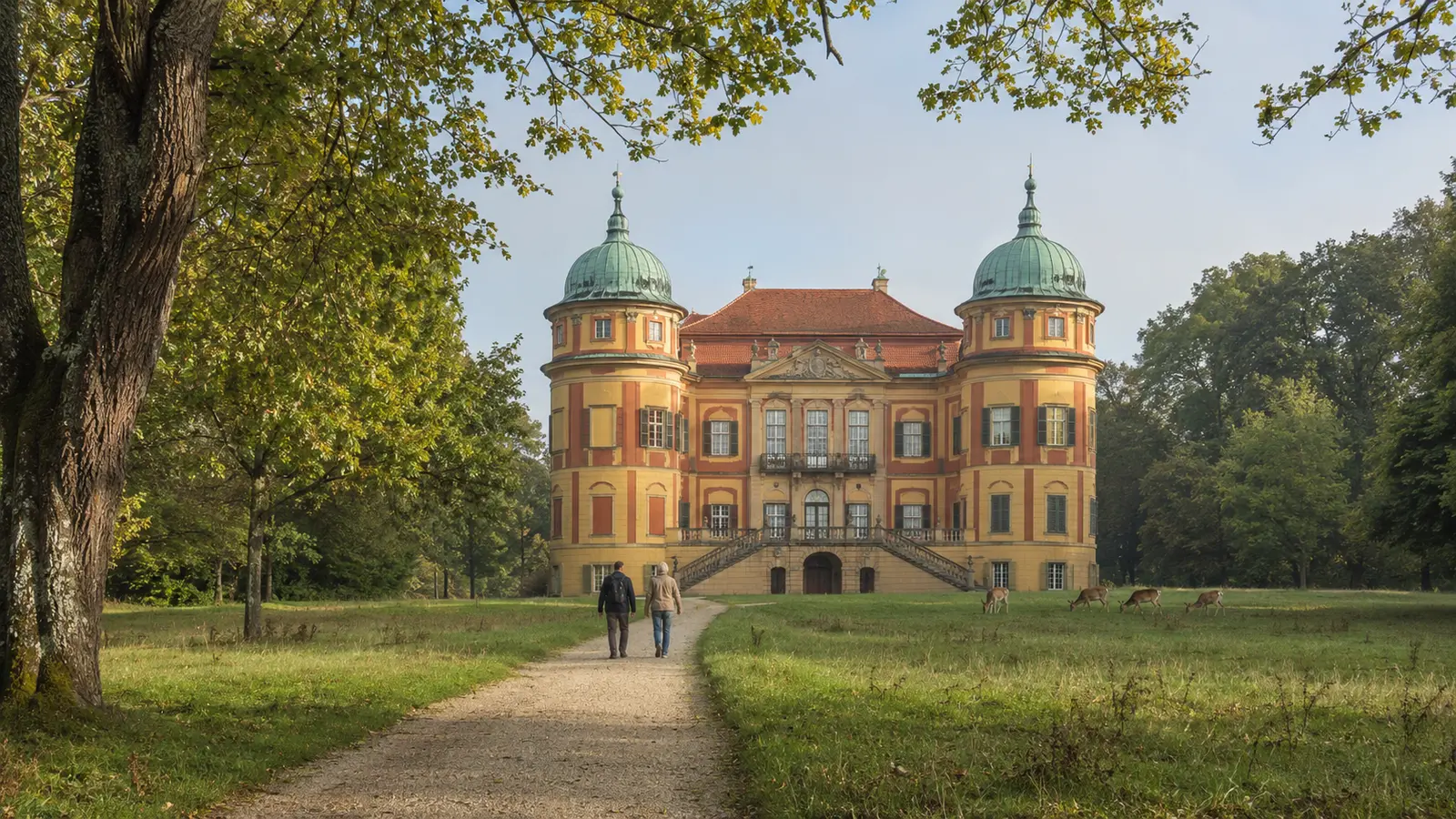 Favorite Palace หอคู่หลังคาทองแดงใน Favoritepark เมืองลุดวิกส์บวร์ก