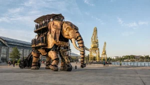 ช้างจักรกล Grand Éléphant ที่ Les Machines de l’île เมืองน็องต์ ประเทศฝรั่งเศส