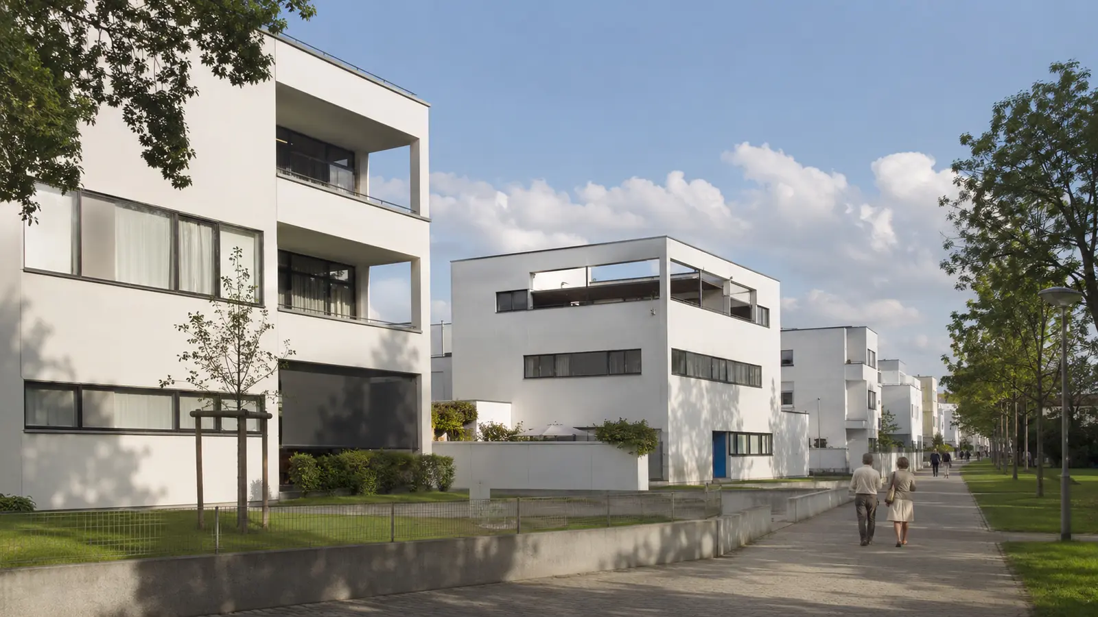 กลุ่มอาคารโมเดิร์นนิสต์สีขาวของ Weissenhof Estate เมืองสตุ๊ตการ์ท