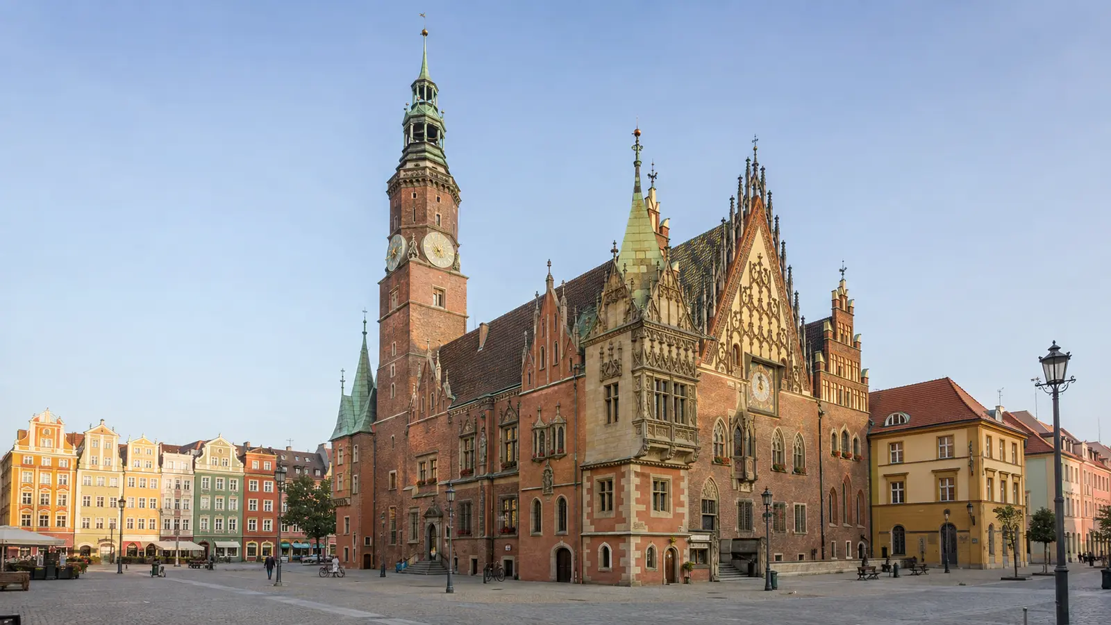ศาลาว่าการเก่าสถาปัตยกรรมกอทิกกลางจัตุรัส Rynek เมืองวรอตสวัฟ