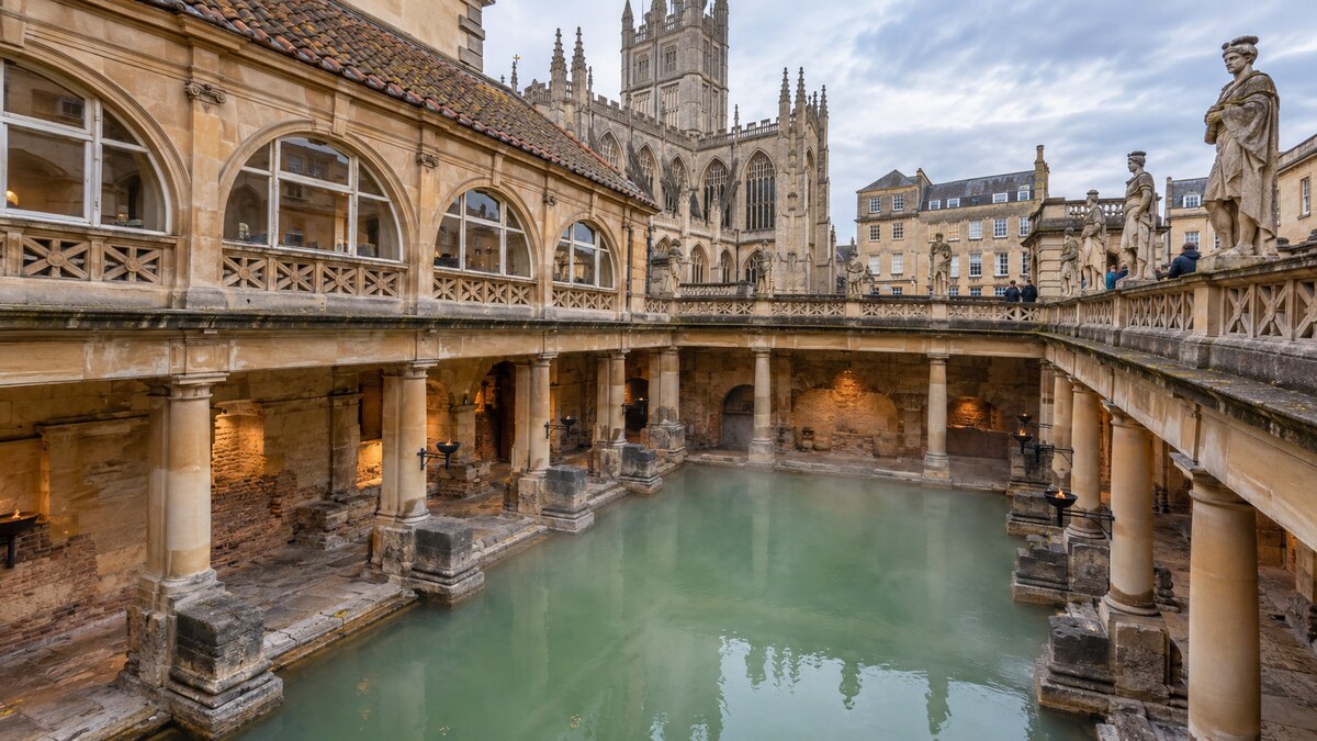 สระน้ำโรมัน Roman Baths เมืองบาธ ประเทศอังกฤษ