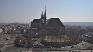 ภาพถ่ายจริงมหาวิหารและโบสถ์ St. Severus เมืองแอร์ฟูร์ท เยอรมนี มองจาก Petersberg
