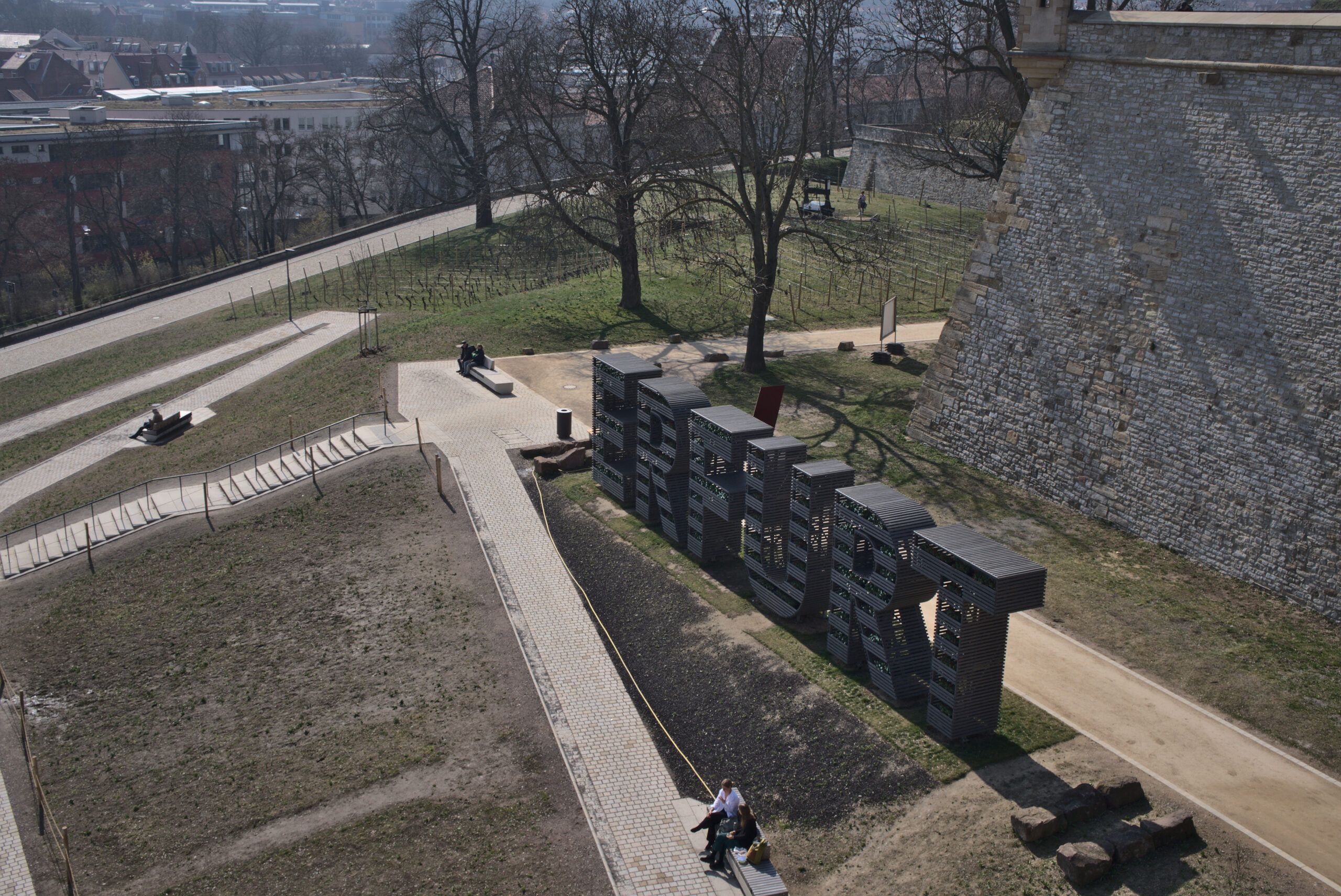ป้ายเมือง Erfurt และวิวจากเนิน Petersberg เยอรมนี