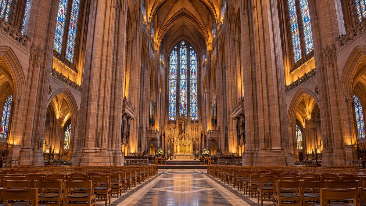 ภาพจำลองภายใน Liverpool Cathedral สถาปัตยกรรมโกธิก