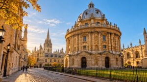 Radcliffe Camera และย่านมหาวิทยาลัยออกซ์ฟอร์ดในฤดูใบไม้ร่วง