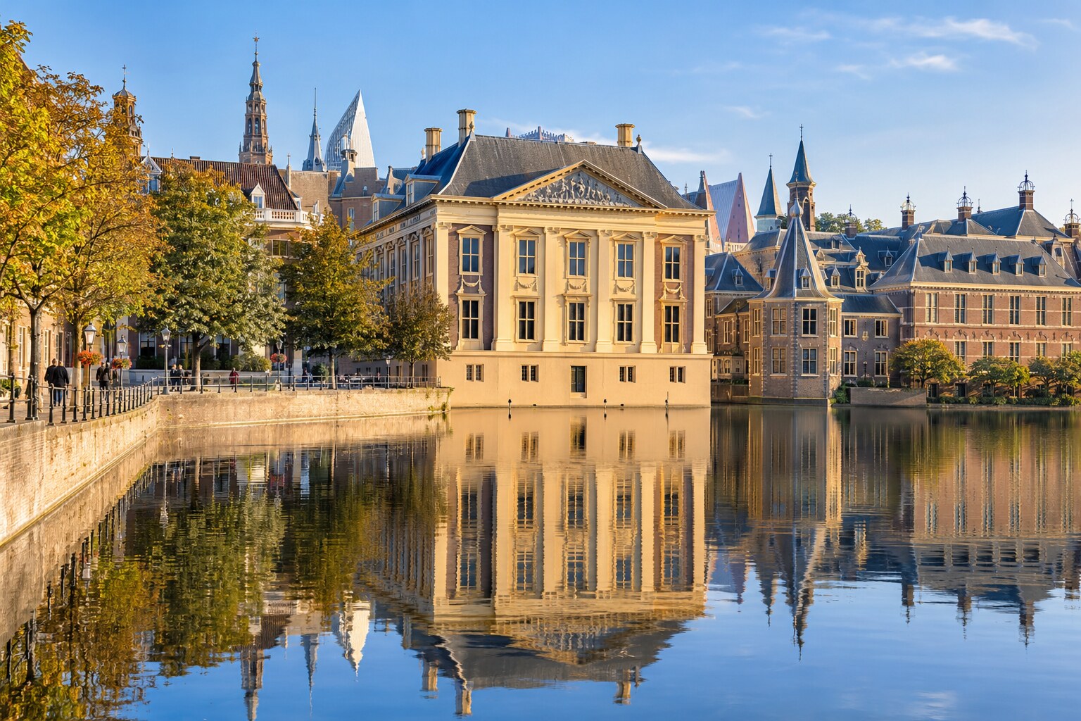 อาคารพิพิธภัณฑ์ Mauritshuis ริมบึง Hofvijver ในกรุงเฮก ภาพสร้างด้วย AI